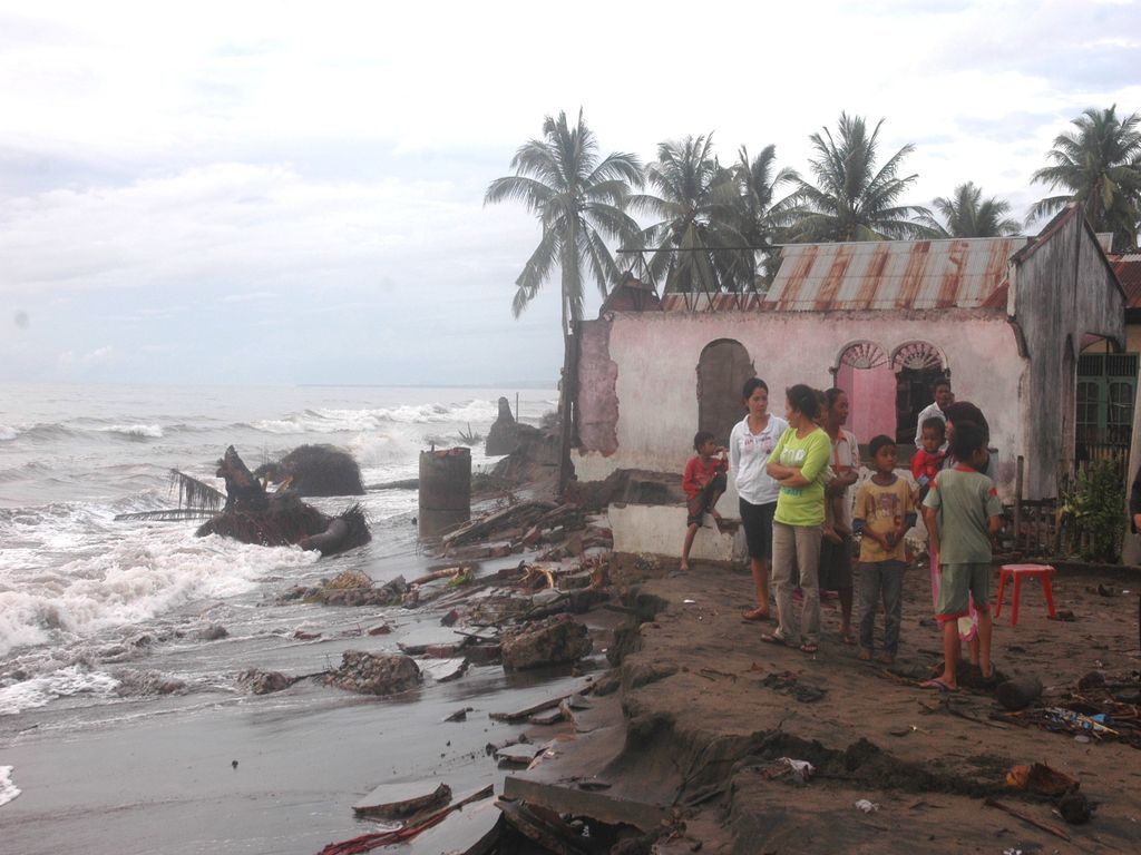Abrasi Rusak 40 Prosen Pantai Indonesia Alamendahs Blog